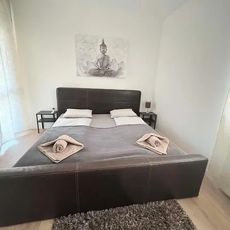 Lägenhet Cozy Buda - Ac - Sleeps 4 - Easy Access To Center