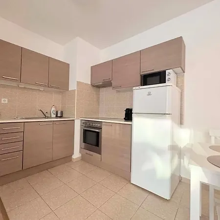 Cozy Buda - Ac - Sleeps 4 - Easy Access To Center Διαμέρισμα Βουδαπέστη
