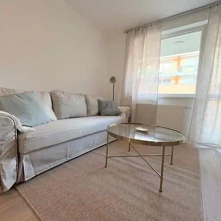 Cozy Buda - Ac - Sleeps 4 - Easy Access To Center *