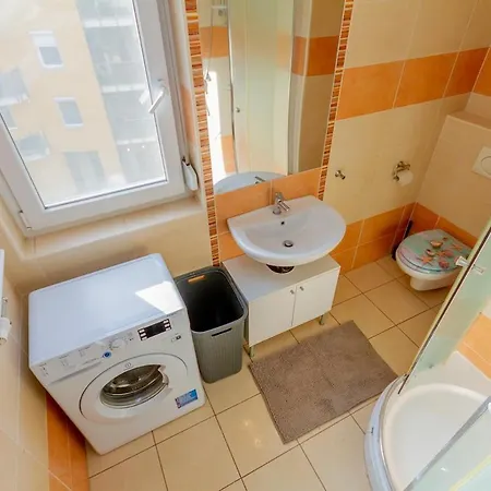 Cozy Buda - Ac - Sleeps 4 - Easy Access To Center Lägenhet Budapest