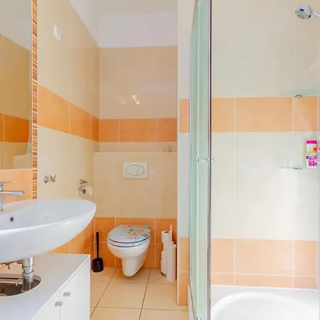 Lägenhet Cozy Buda - Ac - Sleeps 4 - Easy Access To Center *