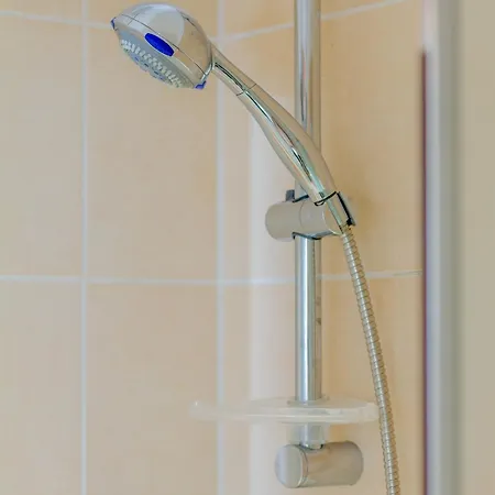 Cozy Buda - Ac - Sleeps 4 - Easy Access To Center Budapest