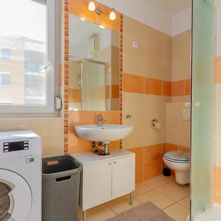 Cozy Buda - Ac - Sleeps 4 - Easy Access To Center Διαμέρισμα
