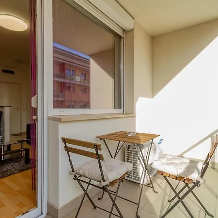 Cozy Buda - Ac - Sleeps 4 - Easy Access To Center *